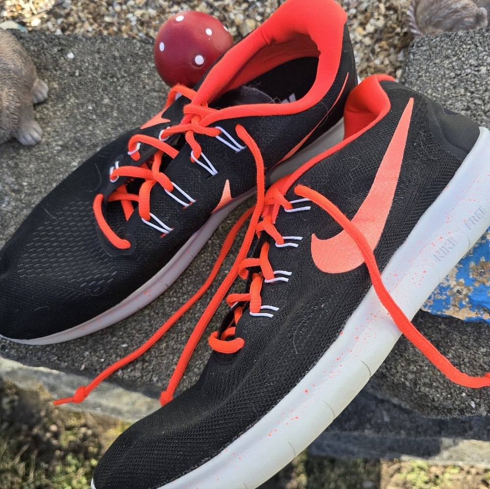 NIKE mens Sneakers - Picture 2 of 4